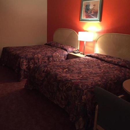 Empire Inn Brandon Bagian luar foto