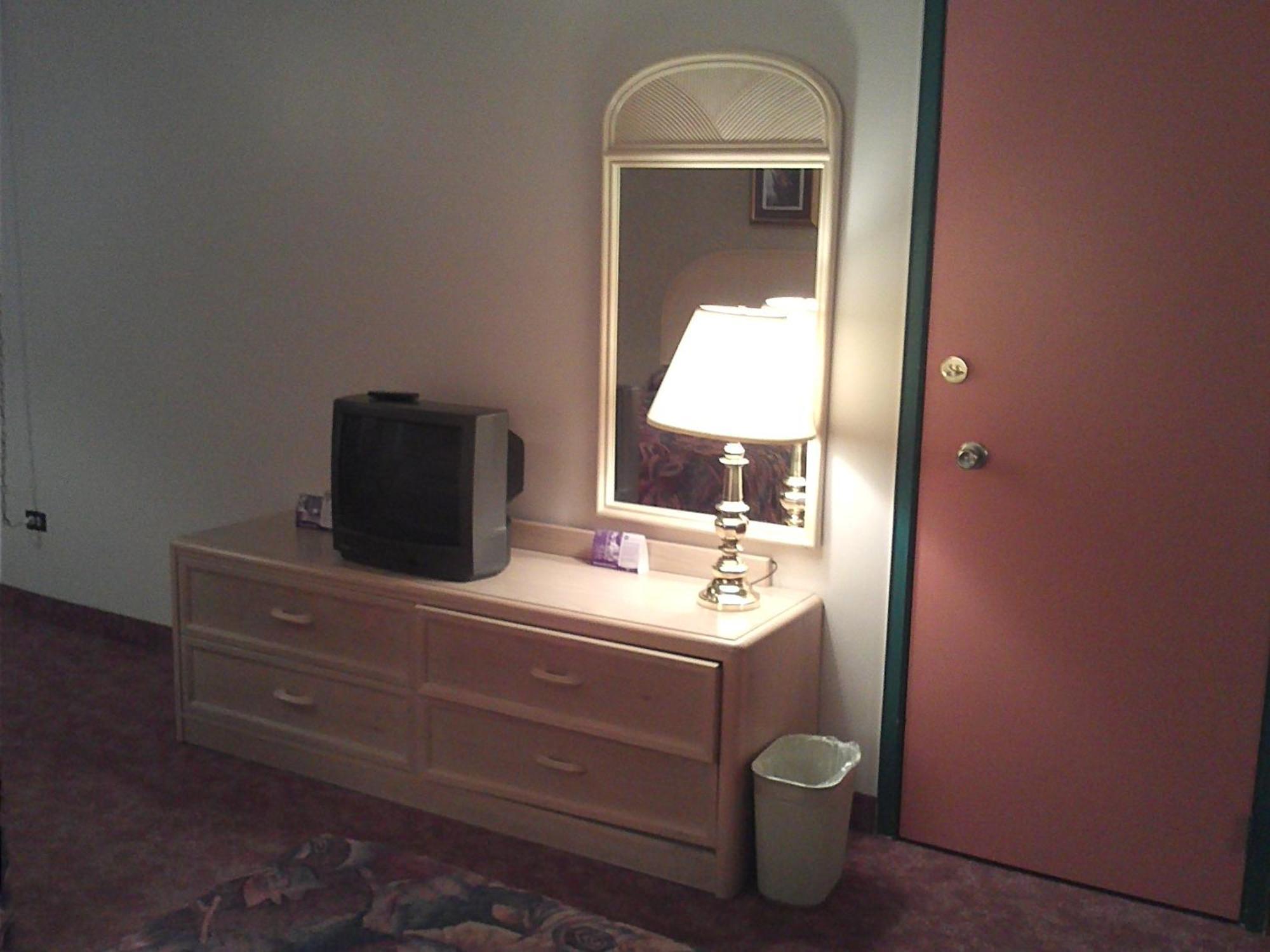 Empire Inn Brandon Bagian luar foto