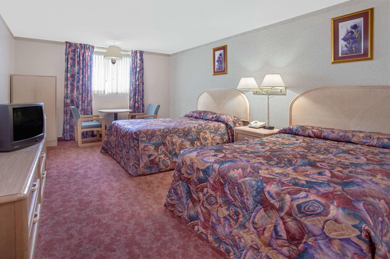 Empire Inn Brandon Bagian luar foto
