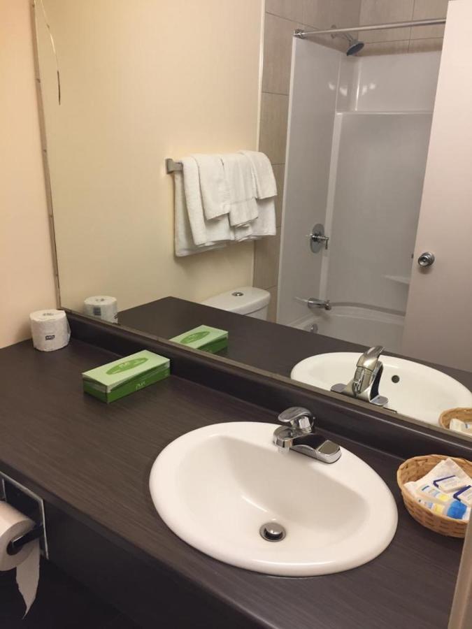 Empire Inn Brandon Bagian luar foto